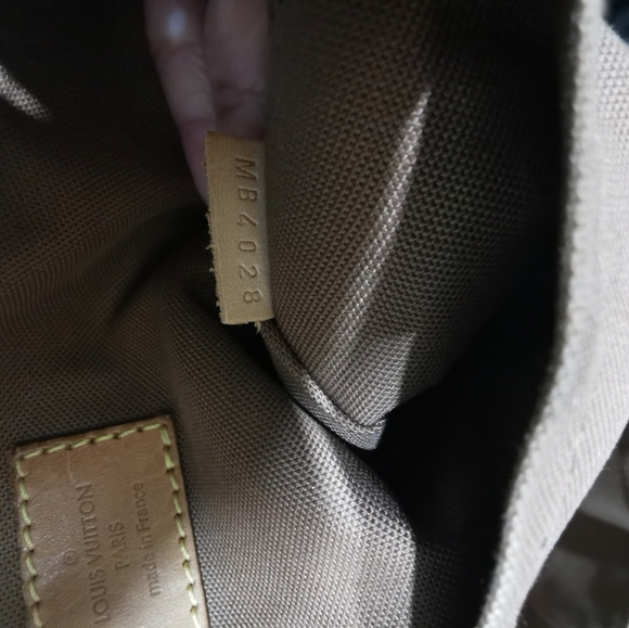 (sold)100% Authentic LV Tivoli Size GM. - Picture 16 of 16